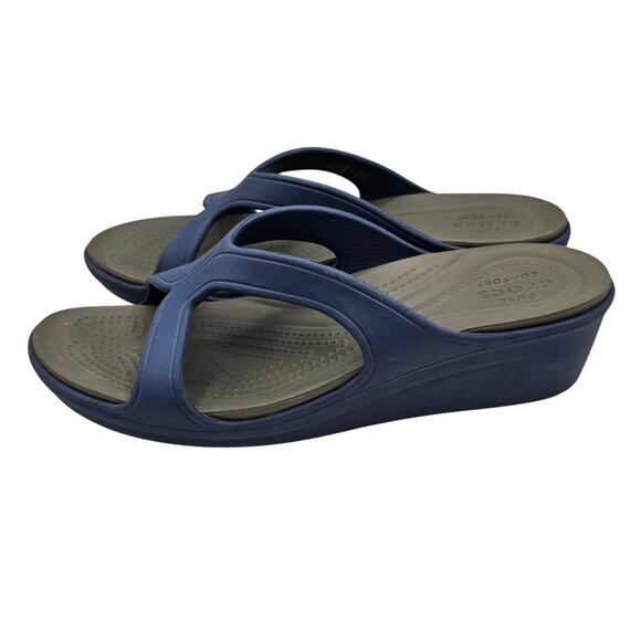 Crocs Sandals Womens Sanrah Strappy Blue Wedge Dual Comfort Slip On Size 9 - Picture 1 of 6